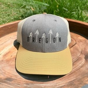 Like new “Oregon” SnapBack mesh trucker hat PNW Trees outline.